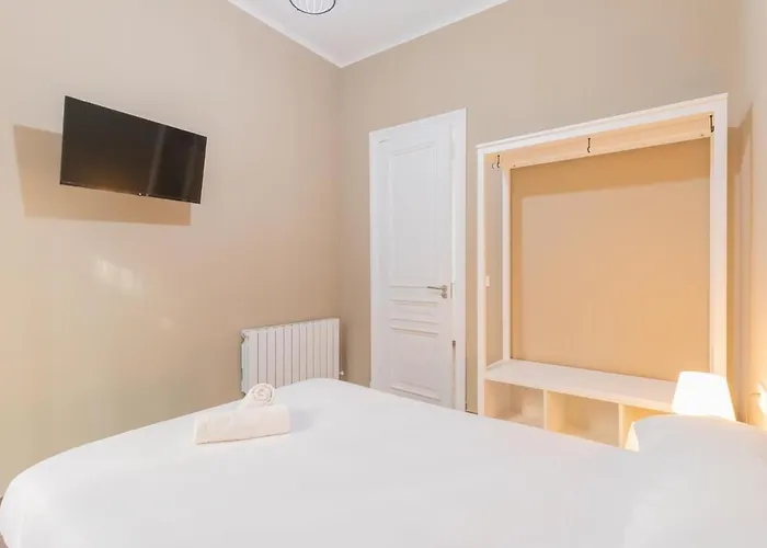 Riverside Old Town By Next Stop *